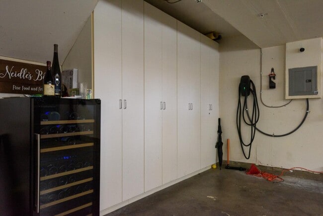 Building Photo - 1 Passage Ln