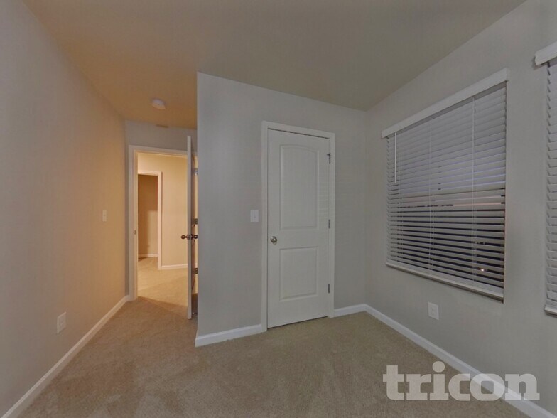 Building Photo - 3023 Chris Cir