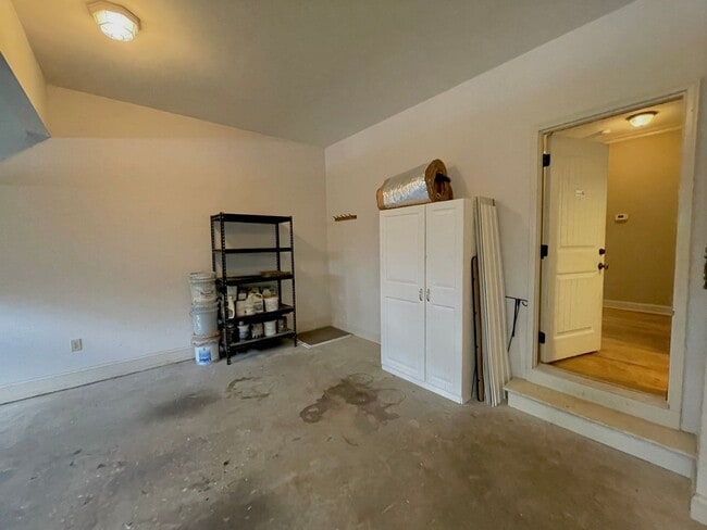 Building Photo - Spacious Home in Solamere with basement