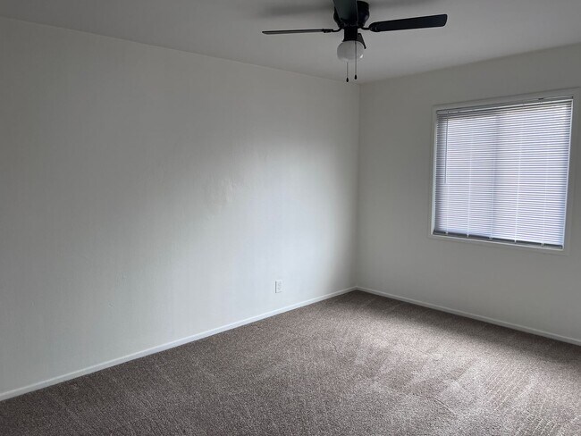 Building Photo - 3bd/1ba SFH WITH LARGE FENCED YARD, 2 CAR GARAGE, IN DESIRABLE NEIGHBORHOOD!!!