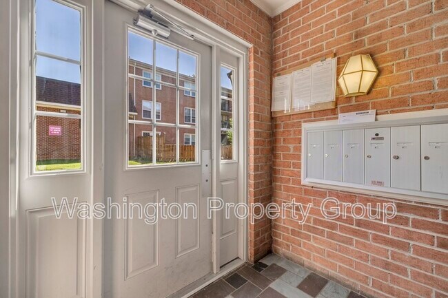 Building Photo - 736 Quince Orchard Blvd