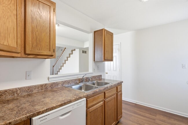 Building Photo - 3509 La Mesa Dr