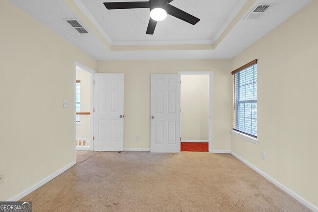 Building Photo - 5475 Hampton Ct