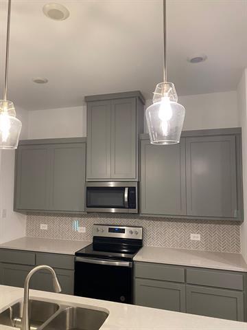 Building Photo - 1624 Pne Vly Dr