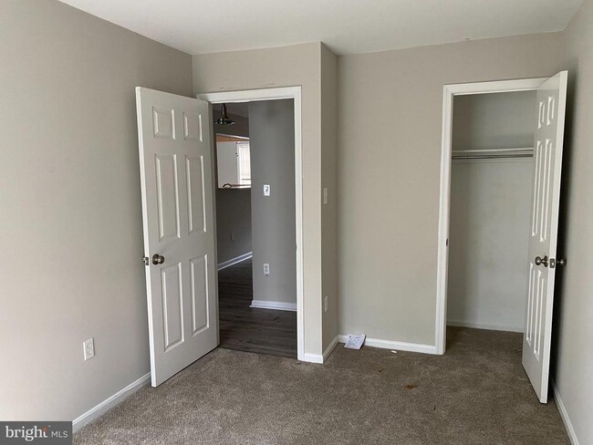 Building Photo - 11767 Carriage House Dr