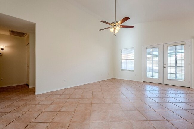 Building Photo - Beautifully Updated 4-Bedroom Home with Easy Access to Loop 101!