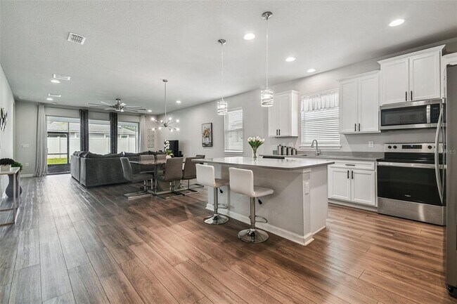 Building Photo - 11514 Cedar Valley Dr