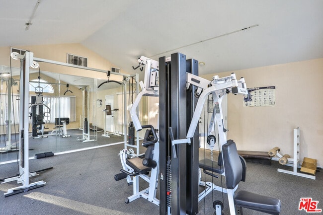 Building Photo - 926 W Philadelphia St