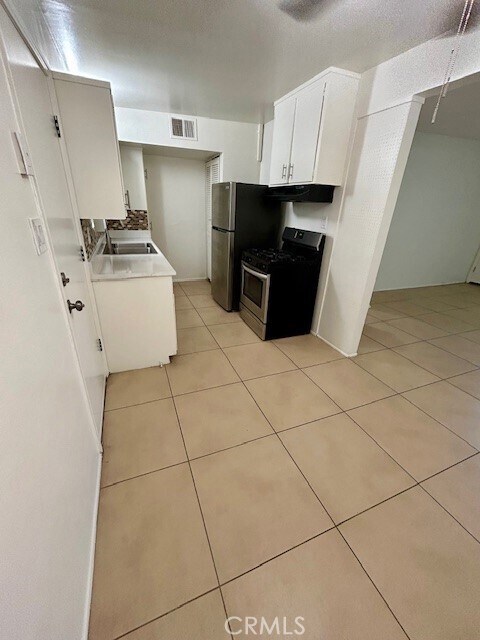 Building Photo - 37111 Cathedral Canyon Dr