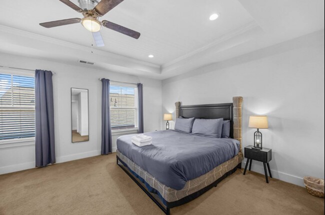 Building Photo - 3 Bed, 2.5 Bath - Lucky Penny - Furnished ...