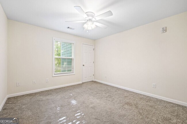 Building Photo - 4140 Riverlook Pkwy SE