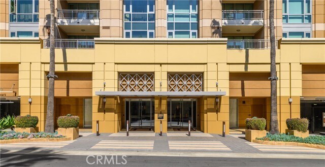 Building Photo - 3085 Scholarship