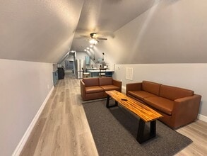 Building Photo - 427 Rice Ave