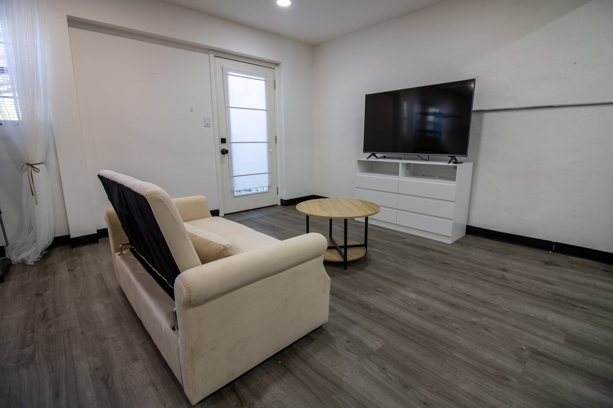 Building Photo - 614 Barchester Dr
