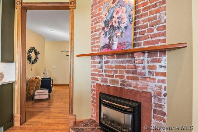 Building Photo - Charming Three Bedroom Home!