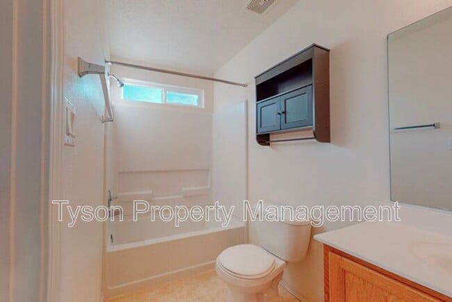 Building Photo - 1825 San Pedro Rd