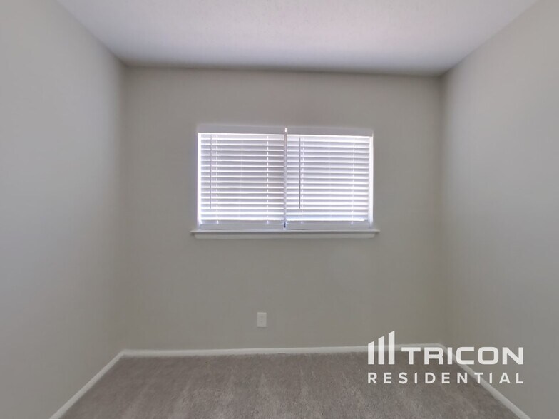 Building Photo - 6854 Eden Grove Dr