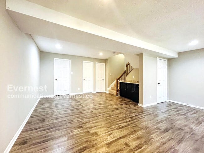 Building Photo - 1654 Oak Spring Way