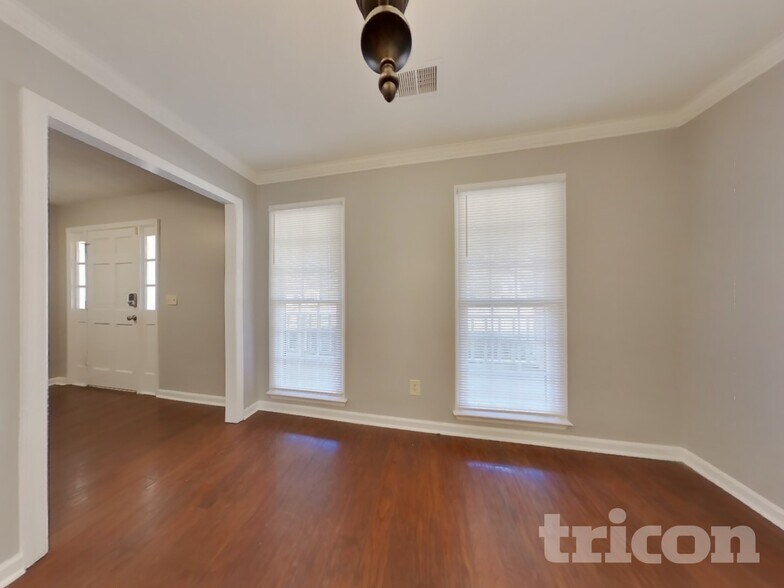 Building Photo - 4981 Brownwood Dr