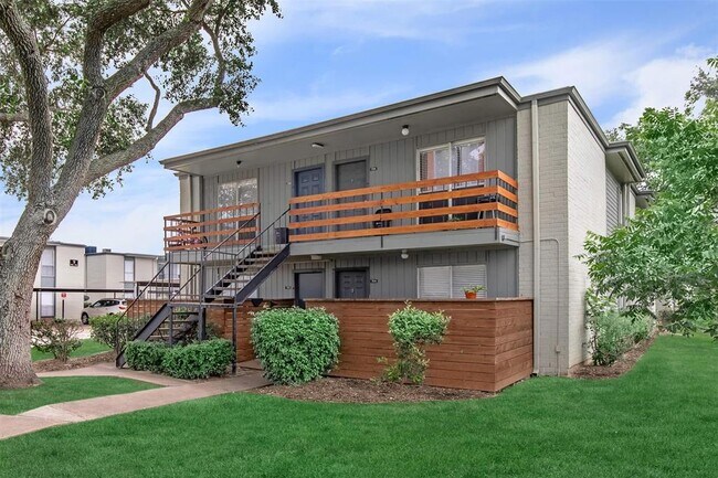 Building Photo - 707 El Dorado Blvd