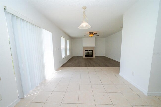 Building Photo - 202 Walnut Crest Run