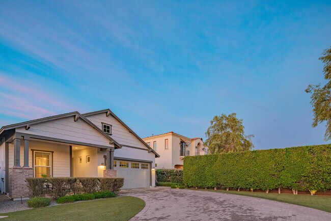 Building Photo - 3850 E Crittenden Ln