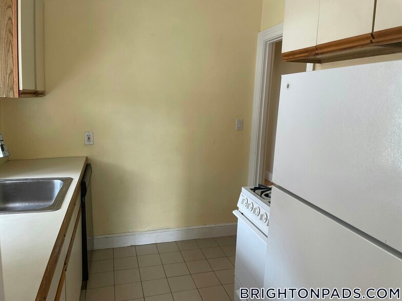 Primary Photo - 97 Strathmore Rd