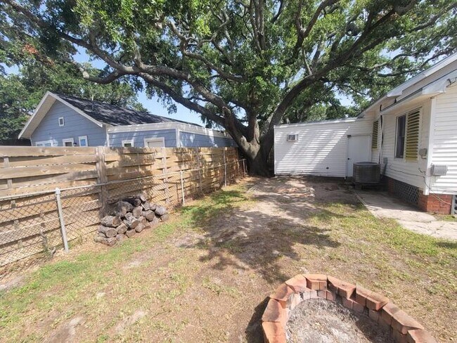 Building Photo - 5113 Avenue R 1/2