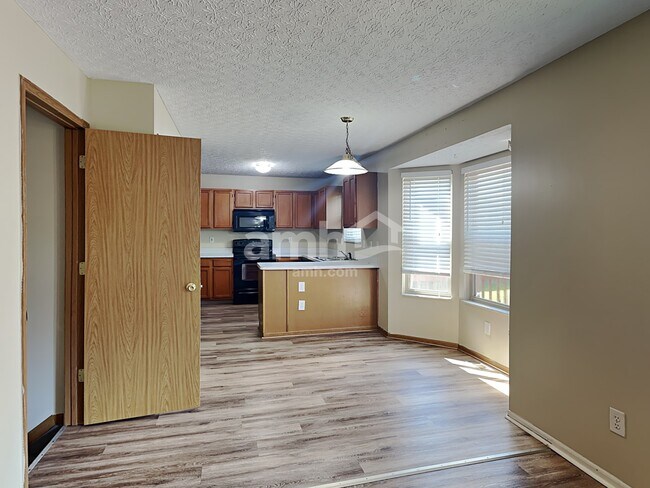 Building Photo - 1333 Sandrell Drive