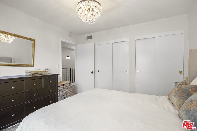 Building Photo - 27462 Country Glen Rd