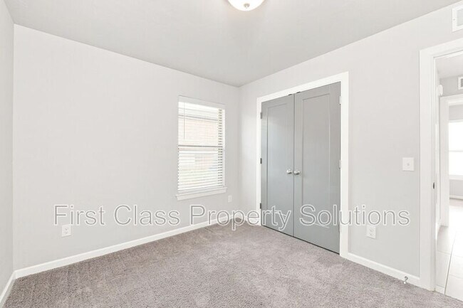 Building Photo - 13500 Watson Dr