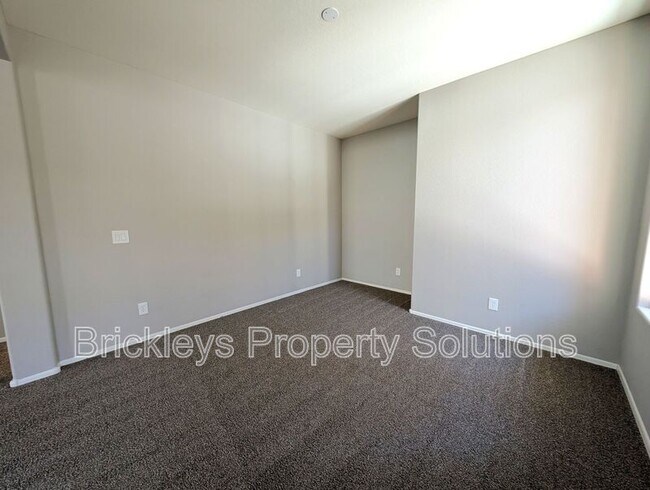 Building Photo - 10419 N 52nd Dr