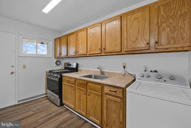 Building Photo - 908 Shelby Dr