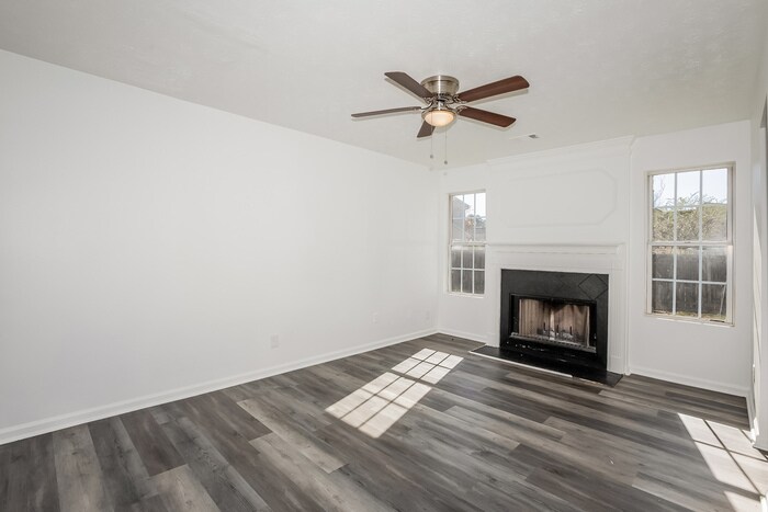 Building Photo - 2205 Oakland Spring Dr