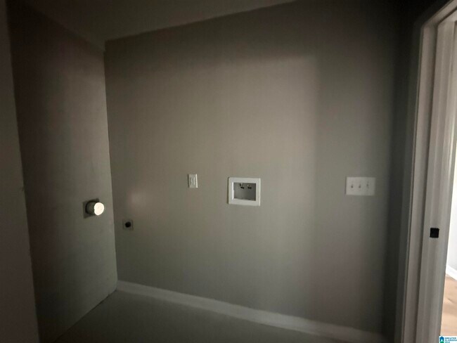 Building Photo - 2800 Emerald Ave