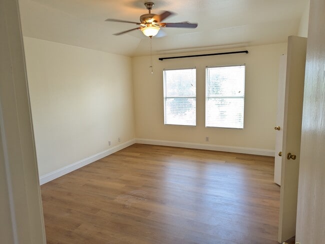 Master bedroom - 4717 Lake Champlain Ln