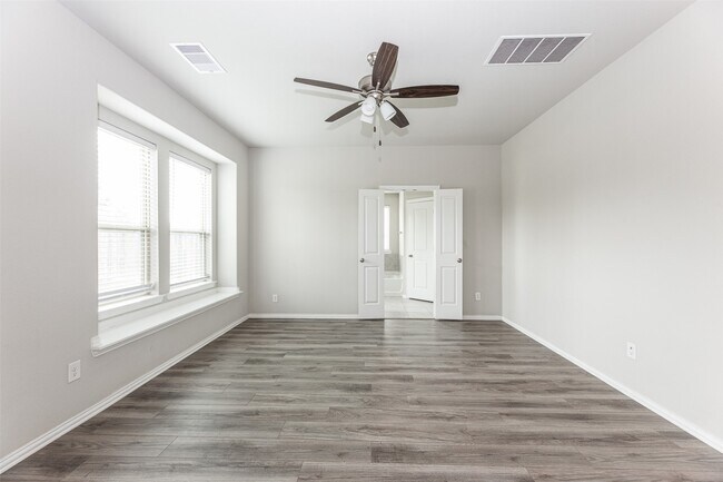 Building Photo - 15211 Stuart Bat Cave Ln