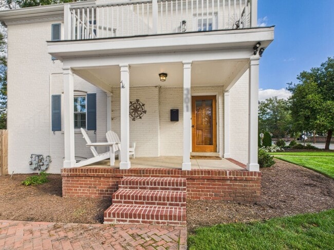 Building Photo - 301 Seneca Rd