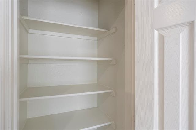 Building Photo - 2709 Lake Ridge Dr