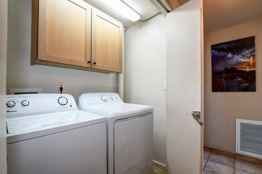 Building Photo - 182 Meadow Lark Dr