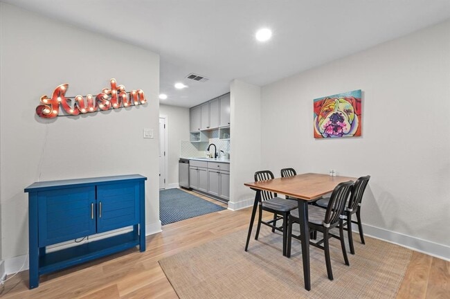 Building Photo - 1307 Falcon Cove