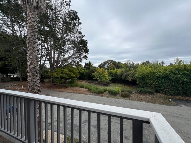 Building Photo - Charming 2 Story Soquel Condo