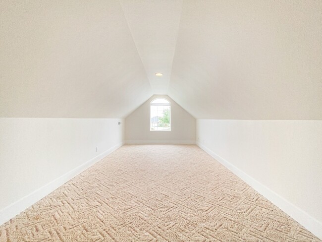 Building Photo - 2211 Morency Dr
