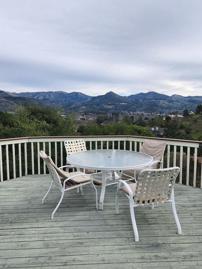 Building Photo - "Must See" House in Oakmont w/beautiful vi...