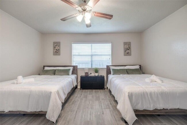 Building Photo - 9907 Towne Tower Ln