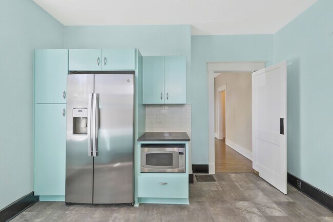 Building Photo - 4th Ave Riverside