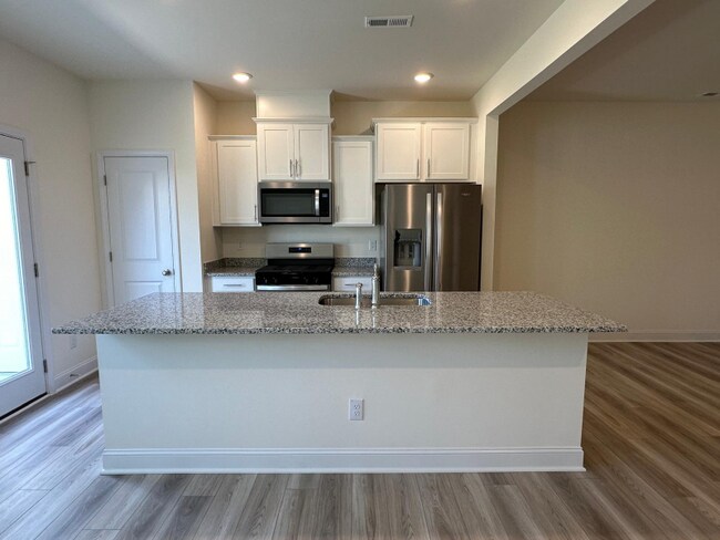 Building Photo - 96 Hyacinth Ln