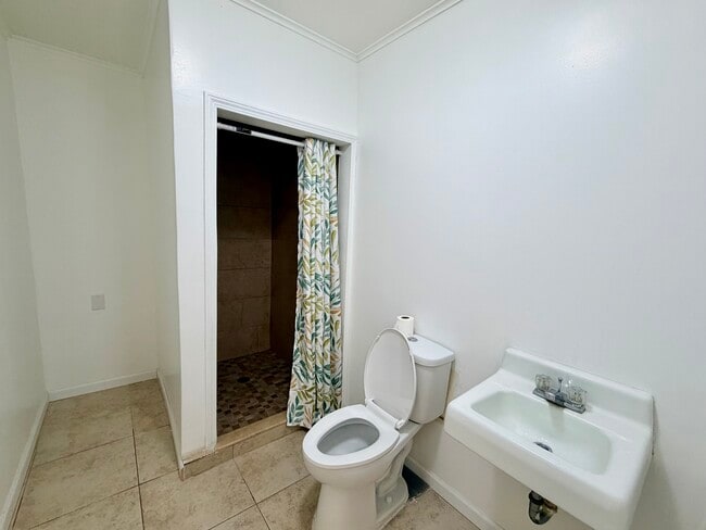 Building Photo - 308 S Division St