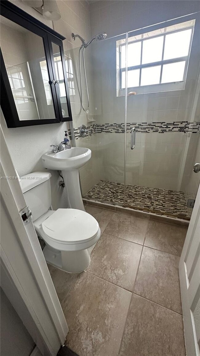 Building Photo - 8370 SW 27th Ln