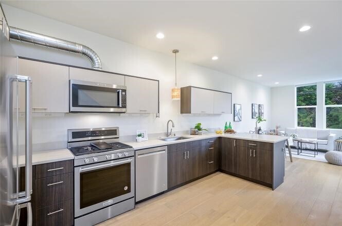 Building Photo - 5005A 40th Ave NE